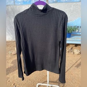 Top shop US women’s size 12 black turtleneck sweater